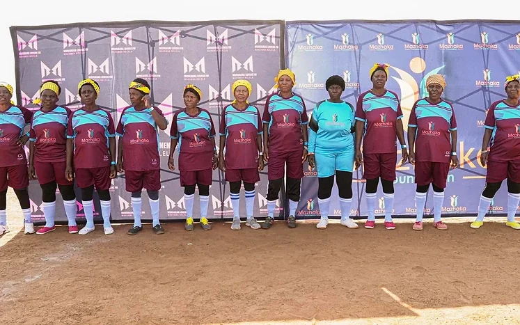 Team in maroon kit